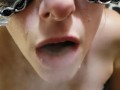 Mylie Blonde fetish de fumeuse et langage vulgaire
