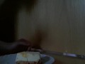 Kuchen essen für Herrin Mira