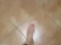 Mistress Susanna Guerriero cammina a piedi scalzi