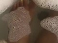 Ebony bbw feet and pussy in bath tub