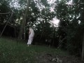 Silicondoll bereit im Park spazieren zu gehen