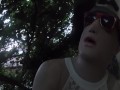Silicondoll bereit im Park spazieren zu gehen