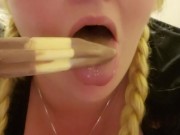 Cute bbw licks, sucks and eats a messy popsicle!