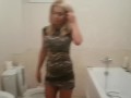 Hot mom blonde Pee like a men