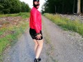 Mj se ballade en forêt