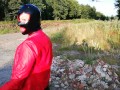 MJ suce un inconnu en foret