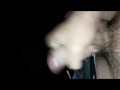 Je me branle la nuit sur une plage en pensant à une petite coquine