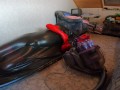 Vakuumbett mit Handschuhen und aufblasbaren Mundknebel