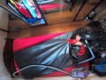 Mit Demask Torpedo Tit Catsuit im Vakuumbett mit Handschuhe