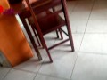 Casada se exibindo no restaurante com um vestido curtinho, marido filma