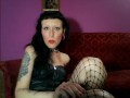Miss Wagon Vegan e le pleaser shoes regalate dal suo moneyslave leccapiedi
