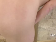 трахает в задницу в комнате 