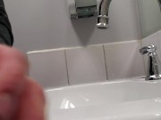 Had To Pee While On A Tinder Date At The Sushi Restaurant