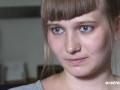 Ersties - Die angehende Studentin Maria befriedigt sich selbst mit einem Massagestab