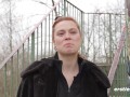 Ersties - Sarah K liebt den Nervenkitzel beim Masturbieren in der Öffentlichkeit