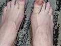 Wiggling & spreading my natural toes not wearing any polish