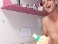 Faccio le pulizie di casa nudo parte 2 (ita) napoletano