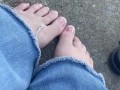 Sexy teen spreading her toes for you