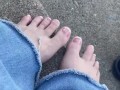 Sexy teen spreading her toes for you