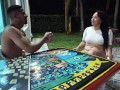 Jugando con su hermanastra Anita a retos muy calientes hasta que el reto final es la follada