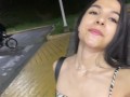 Chica Deportiva Con un Gran Culo Se Masturba. Tembloroso Orgasmo en el Baño y te habla en Español