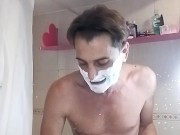 Raso la barba canto rap vi racconto le mie chiavate ed i progetti futuri