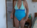 Before going out to the beach to show off, stepmom masturbates and moans for cock