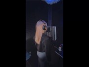 FUCKED A SINGER AND CUM ON HER JUICY ASS