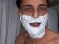 Faccio la barba e vi parlo di pompe e donne