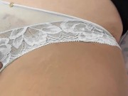 Madrastra latina sexy jugando con su hijastro