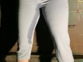 Babe drenches her yoga pants behind dumpster