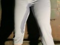 Babe drenches her yoga pants behind dumpster