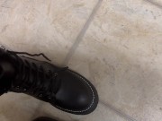 Boot try-on + toe wiggling