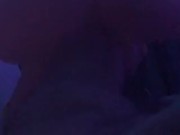 Sacándome la leche con una muñeca