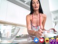 Sexy Stepsis Simon Kitty Gives Stepbro Her Creamy Muffin While Live-Streaming - S26:E8