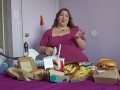 Klairvayzer Indulges in Fast-Food Face Stuffing