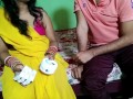 Bhabhi sex with salesman while trying to buy cheap cosmetics