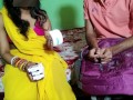 Bhabhi sex with salesman while trying to buy cheap cosmetics