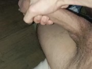 Gozando rápido para não ser pego...