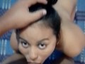 Hermosa chica mexicana dando un oral a su novio