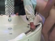 una tarde de jacuzzi con mi vecina rico y sabroso