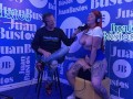 Andrea Pardo se corre 5 veces! seguidas en la máquina sexual en Juan Bustos Podcast