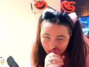 Cute Girl Gives A Wonderful Blowjob