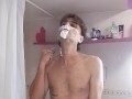Canto rap (Enzo Dong)  e faccio la barba