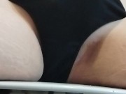 Tocando mi cuerpo en lencería