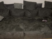 Selbstbefriedigung masturbieren Couch multiple orgasmen stöhnen zittern zucken Fingern Klitoris