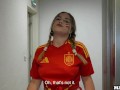 Une Supportrice Espagnole Au Gros Cul Baisée En Anal Et DP Dans Un Parking Après Le Match De Foot !!