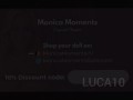 Maya aspetta un corriere molto speciale. MONICAMOMENTS usa il codice LUCA10 per ottenere uno sconto%
