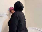 Hot Arabian Muslim Maid Cleaning My Room & She Try To Seduce me By Show Her Huge Fat Ass & Pussy!