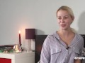 Ersties - Die hübsche Blondine Jenny benutzt einen Vibrator an sich selbst